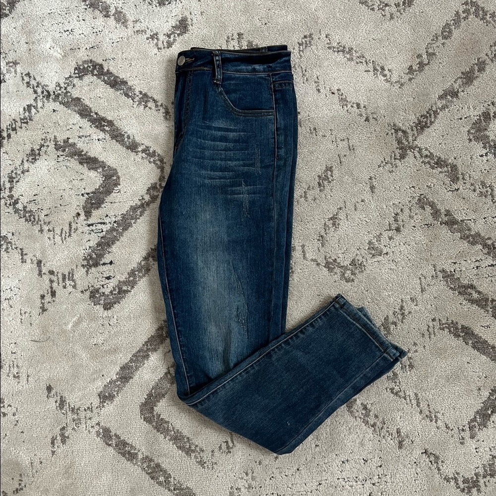 NWOT Kittenish Distressed Dark Wash Jeans - Picture 2 of 8